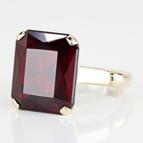 10K Yellow Gold Emerald-Cut Garnet Solitaire Ring - Picture 2 of 7